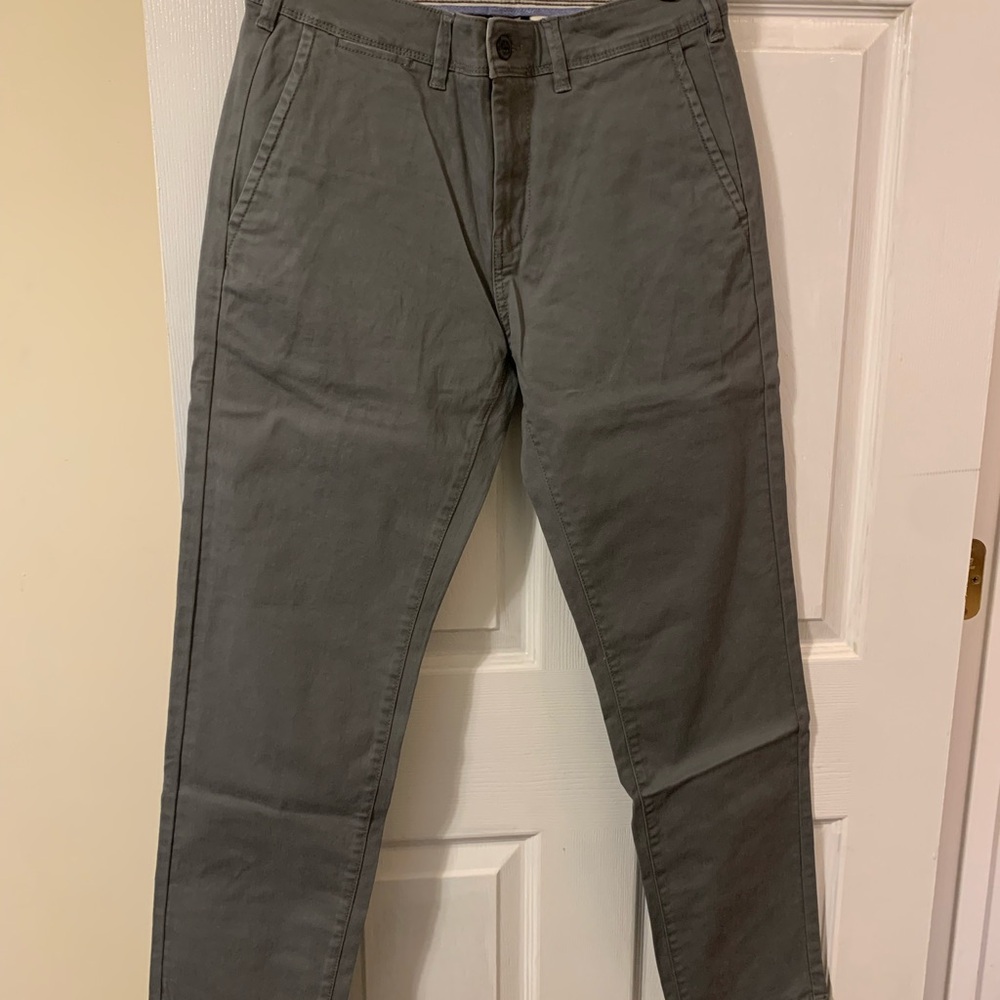 Falls Creek size 30x32 NWT’s chino dress pants, flat front, straight fit